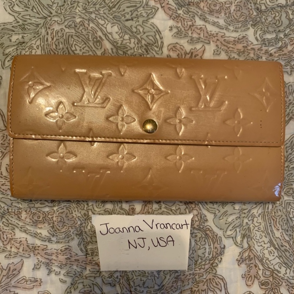 Louis Vuitton Vernis Sarah Wallet